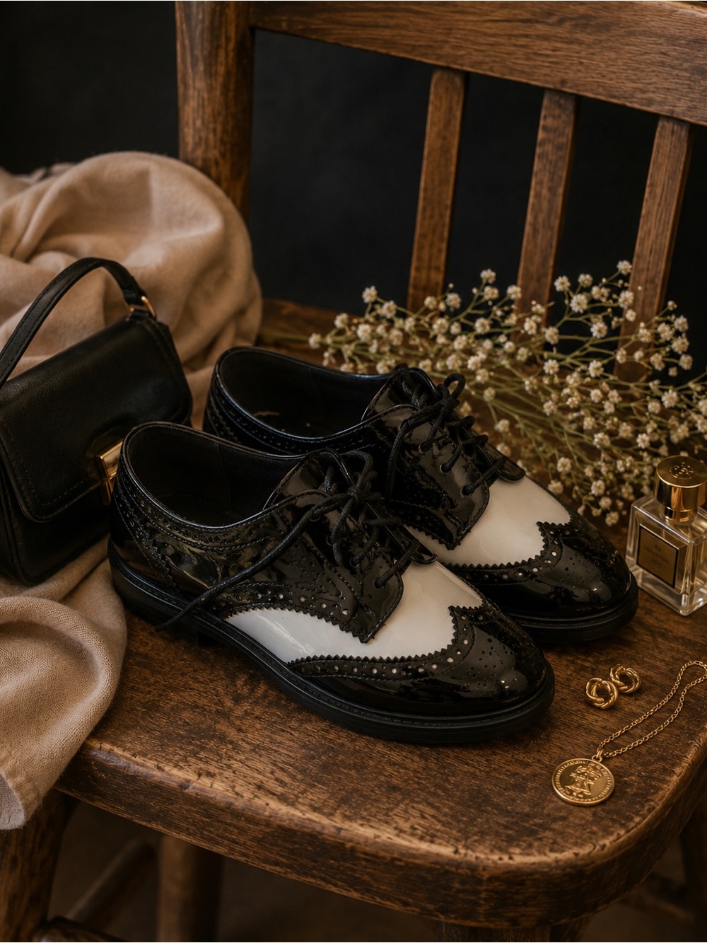 Vintage-Inspired Black & White Spectator Oxfords | Size 9 | New